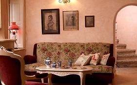 Amaryllis Luxury Guest House